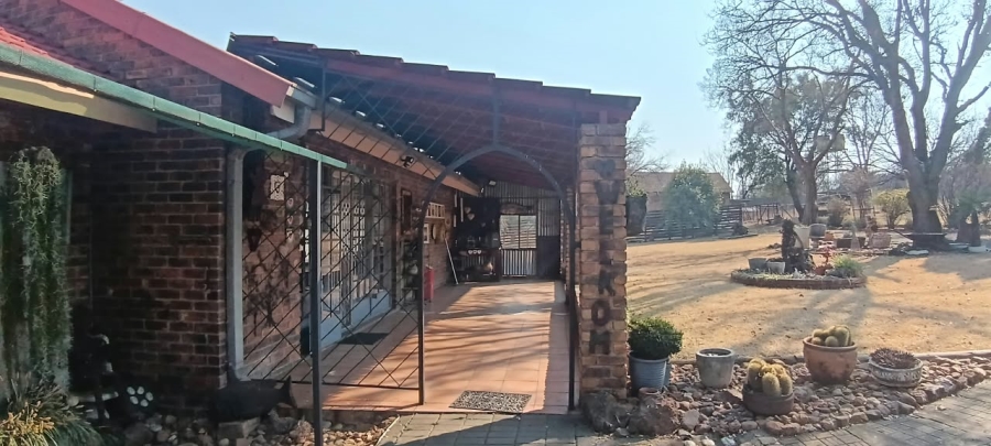 4 Bedroom Property for Sale in Glen Donald A H Gauteng