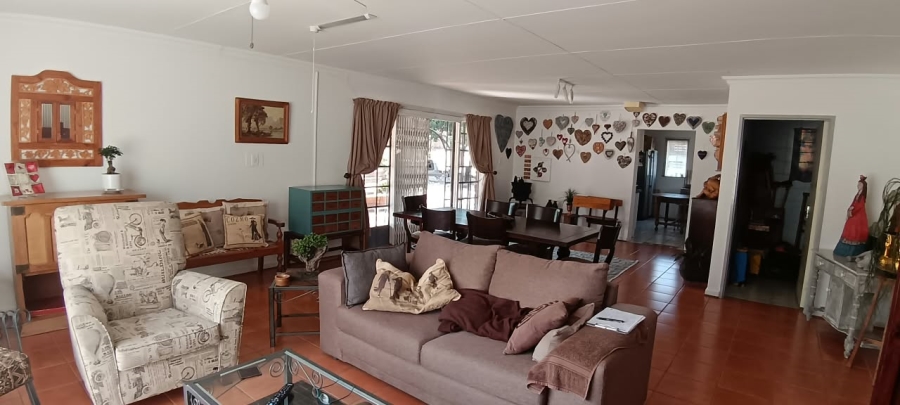 4 Bedroom Property for Sale in Glen Donald A H Gauteng