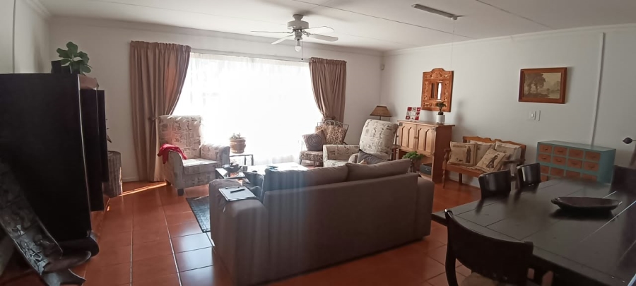 4 Bedroom Property for Sale in Glen Donald A H Gauteng