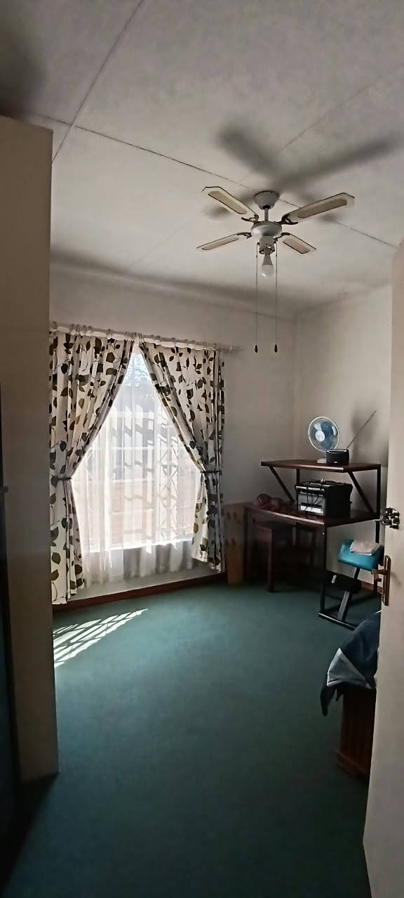 4 Bedroom Property for Sale in Glen Donald A H Gauteng