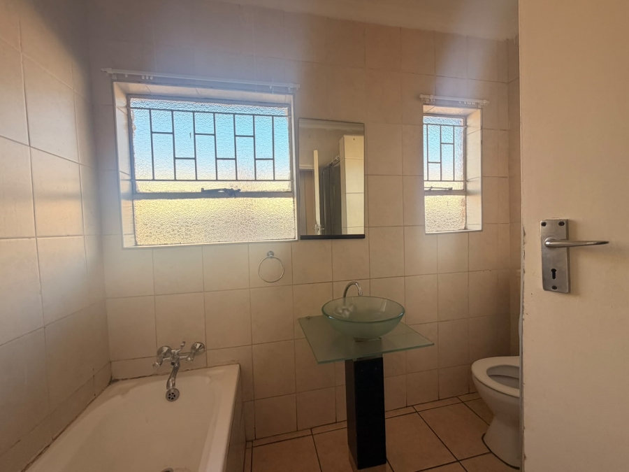 2 Bedroom Property for Sale in Vanderbijlpark CW 3 Gauteng