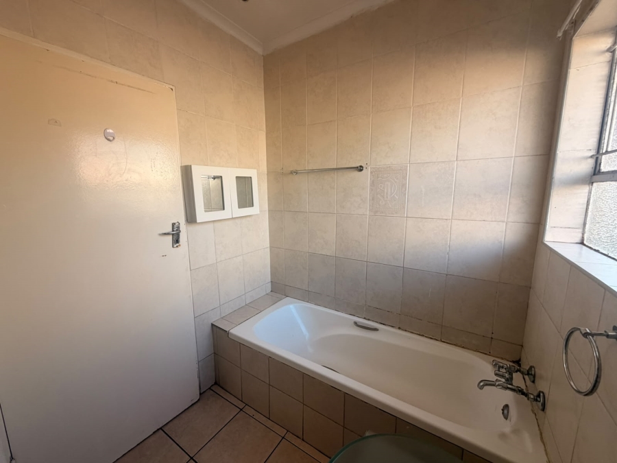 2 Bedroom Property for Sale in Vanderbijlpark CW 3 Gauteng