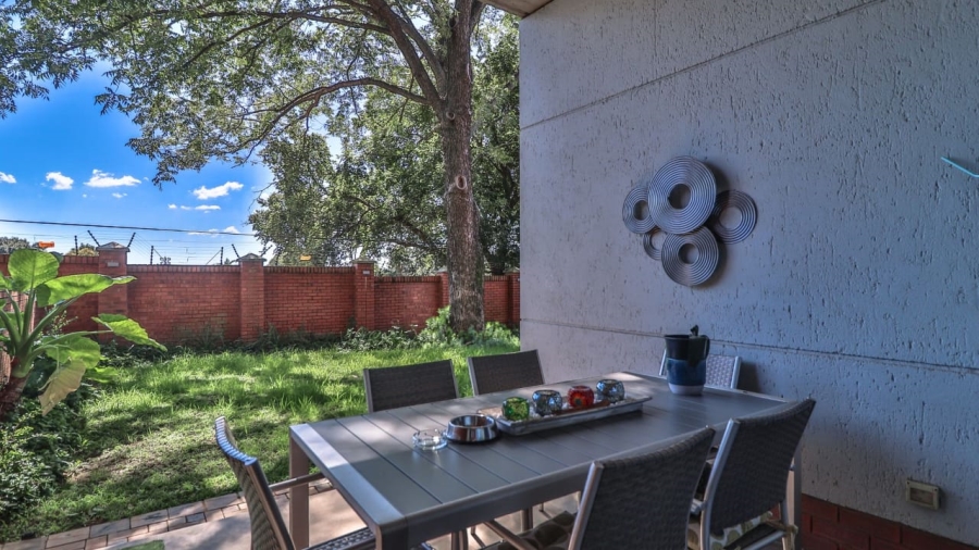 3 Bedroom Property for Sale in Nieuw Muckleneuk Gauteng