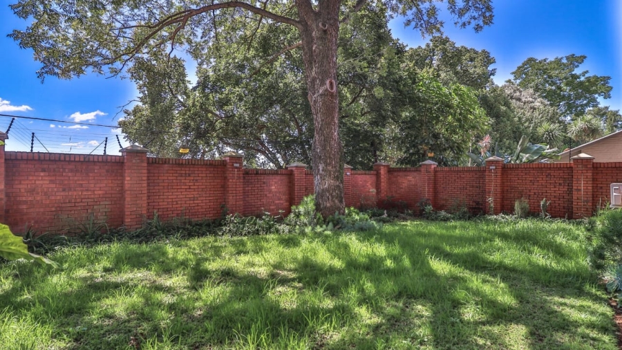3 Bedroom Property for Sale in Nieuw Muckleneuk Gauteng