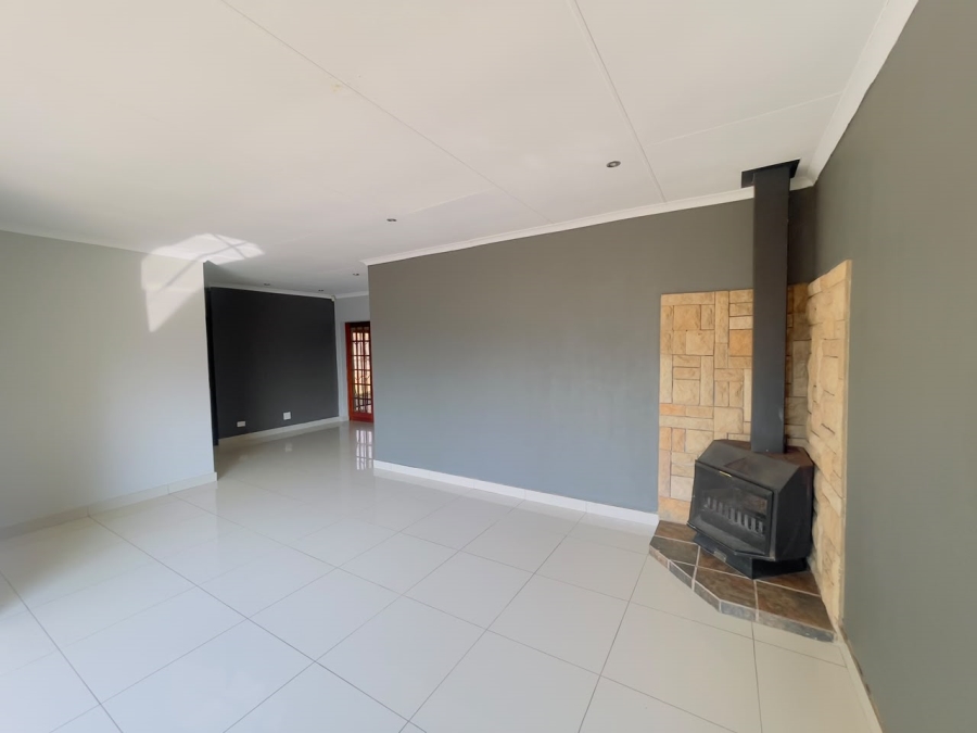 To Let 4 Bedroom Property for Rent in Rooihuiskraal Gauteng