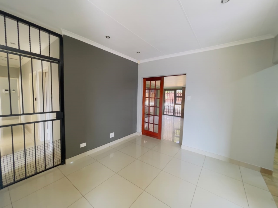 To Let 4 Bedroom Property for Rent in Rooihuiskraal Gauteng