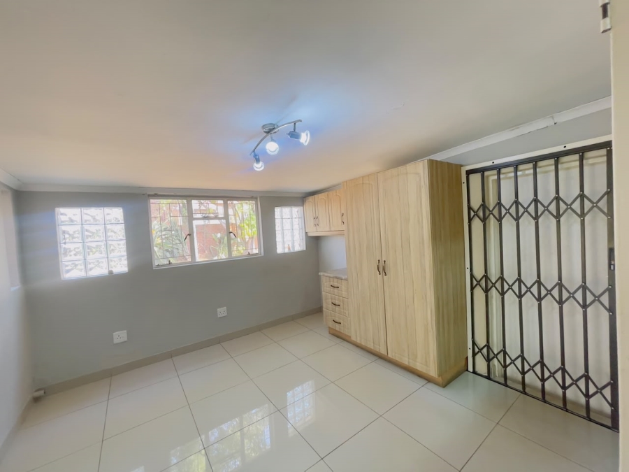 To Let 4 Bedroom Property for Rent in Rooihuiskraal Gauteng