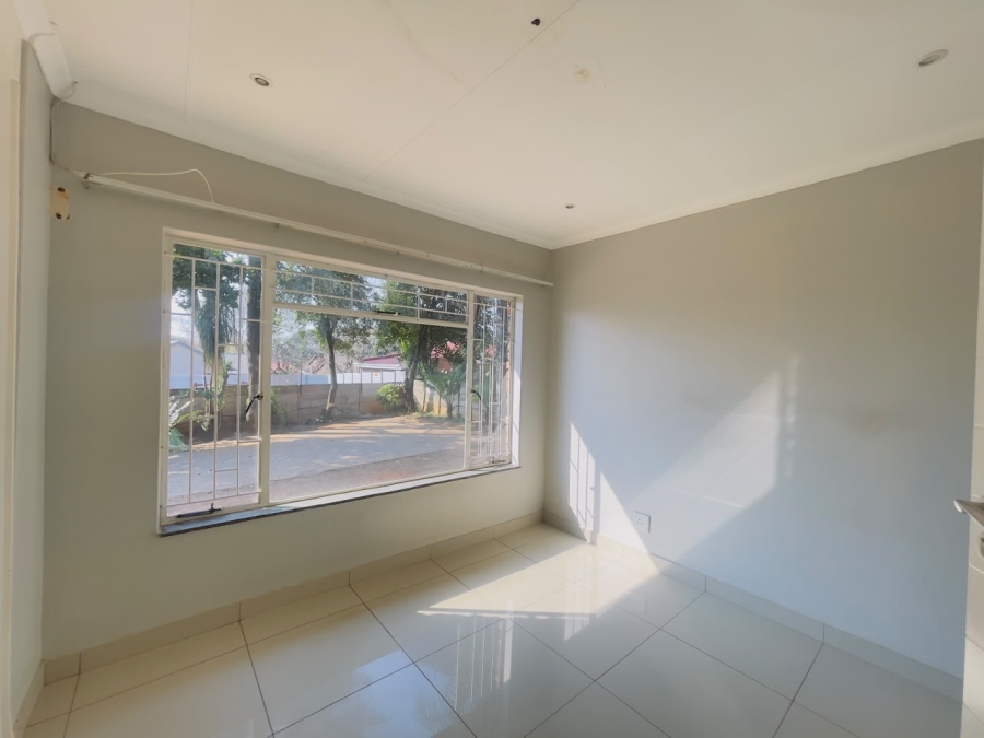 To Let 4 Bedroom Property for Rent in Rooihuiskraal Gauteng