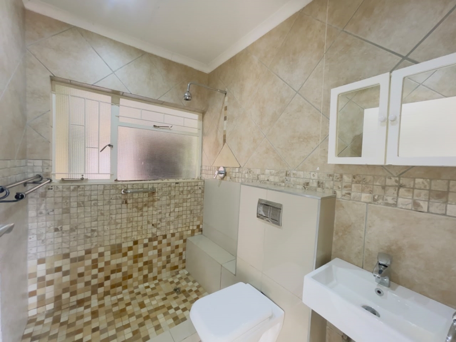 To Let 4 Bedroom Property for Rent in Rooihuiskraal Gauteng
