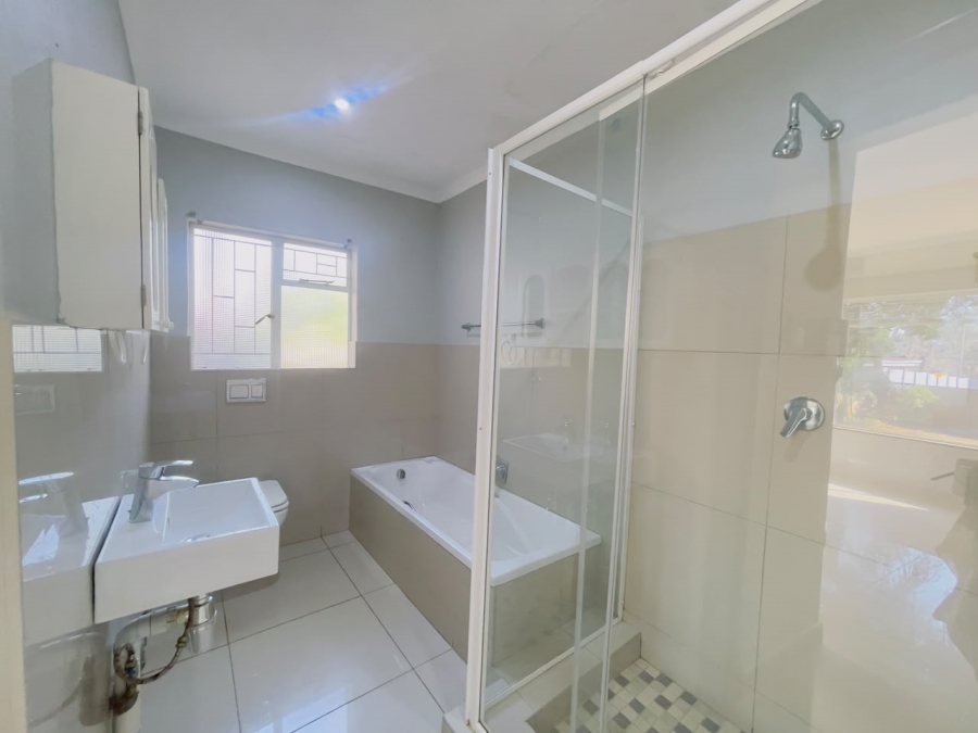 To Let 4 Bedroom Property for Rent in Rooihuiskraal Gauteng