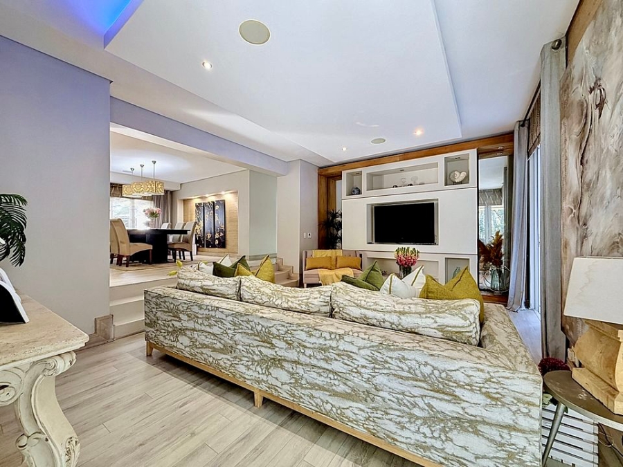 5 Bedroom Property for Sale in Silver Lakes Golf Estate Gauteng