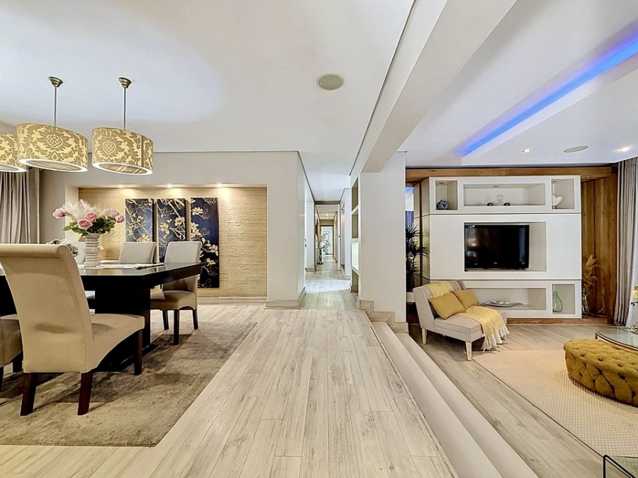 5 Bedroom Property for Sale in Silver Lakes Golf Estate Gauteng
