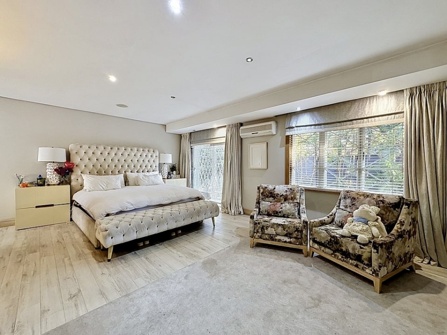 5 Bedroom Property for Sale in Silver Lakes Golf Estate Gauteng