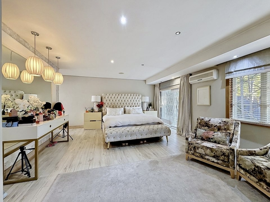 5 Bedroom Property for Sale in Silver Lakes Golf Estate Gauteng