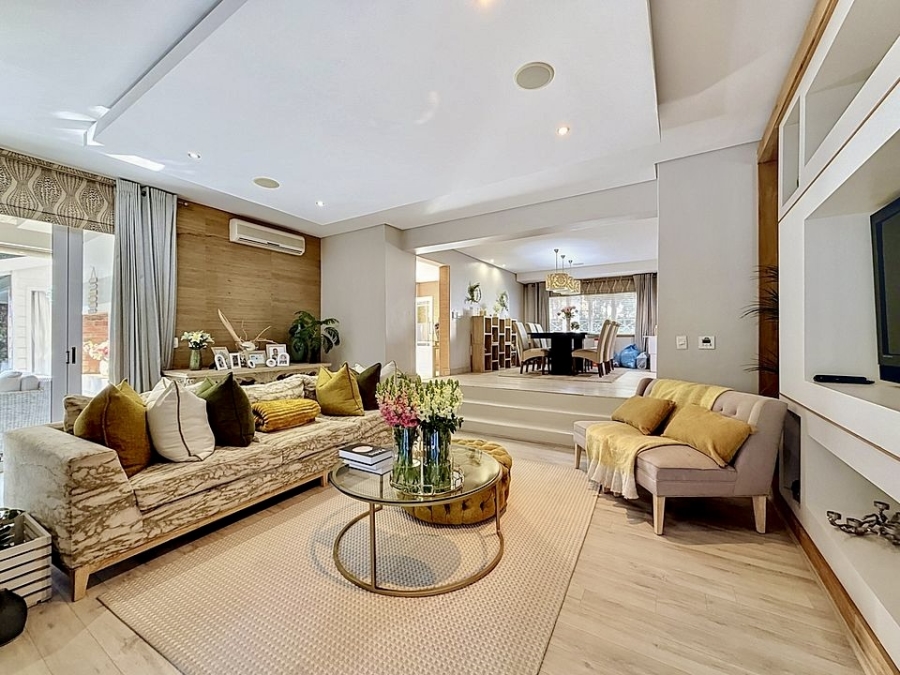 5 Bedroom Property for Sale in Silver Lakes Golf Estate Gauteng