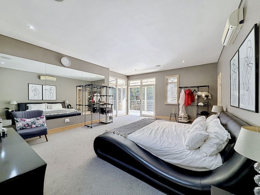 5 Bedroom Property for Sale in Silver Lakes Golf Estate Gauteng
