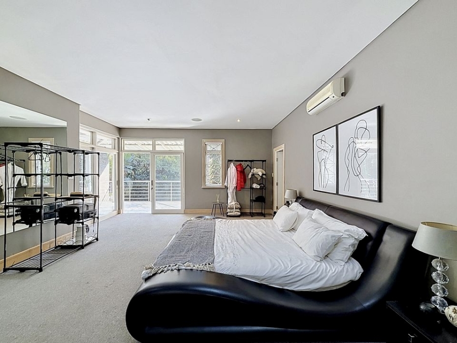 5 Bedroom Property for Sale in Silver Lakes Golf Estate Gauteng
