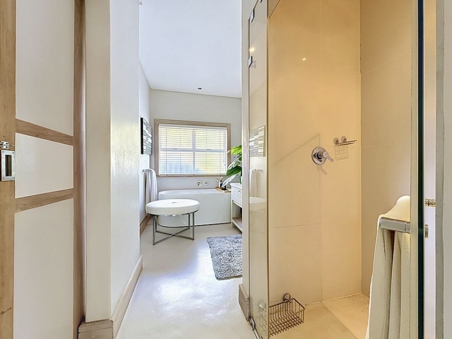 5 Bedroom Property for Sale in Silver Lakes Golf Estate Gauteng