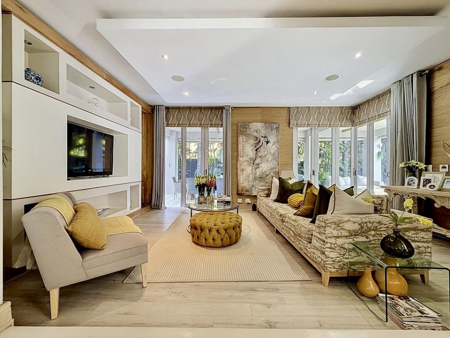 5 Bedroom Property for Sale in Silver Lakes Golf Estate Gauteng