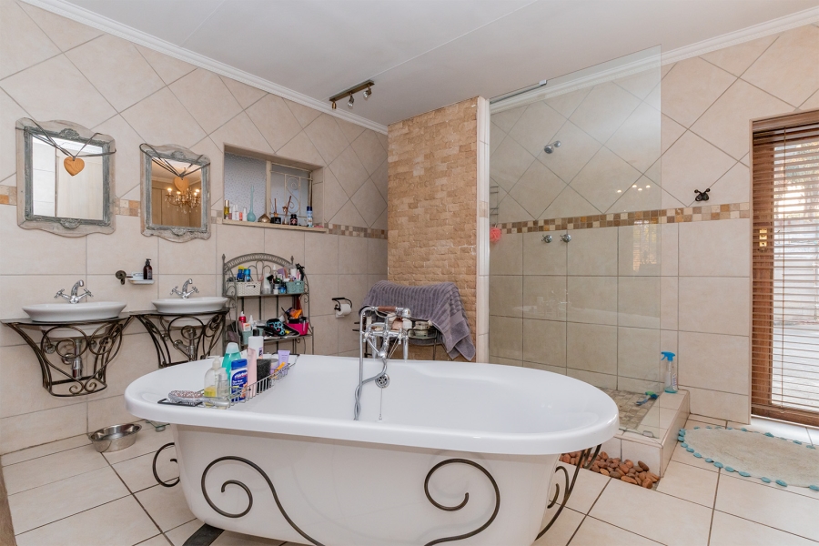 4 Bedroom Property for Sale in Allen Grove Gauteng