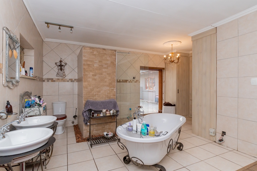 4 Bedroom Property for Sale in Allen Grove Gauteng