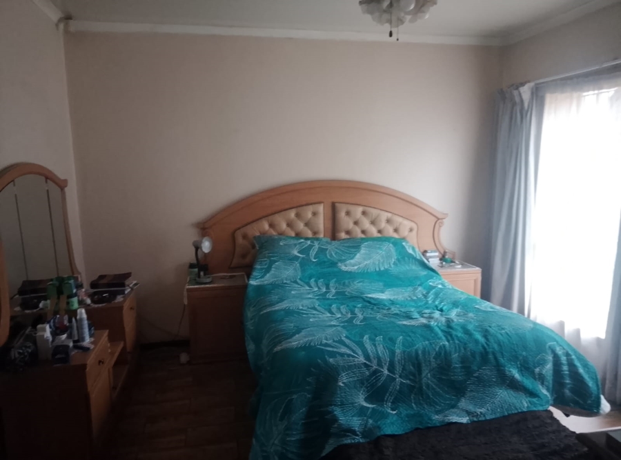 4 Bedroom Property for Sale in Lodeyko Gauteng