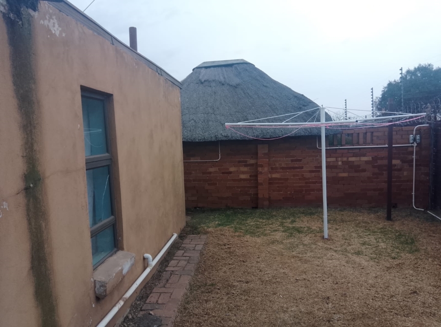 4 Bedroom Property for Sale in Lodeyko Gauteng