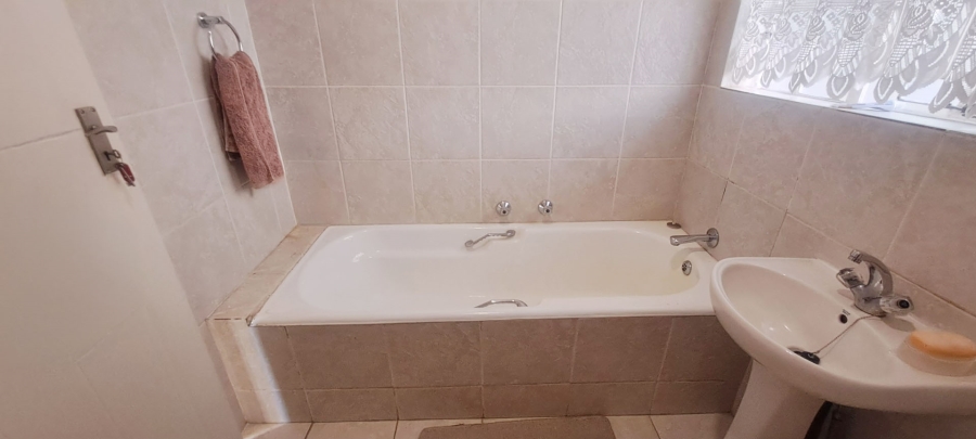 4 Bedroom Property for Sale in Lyndhurst Gauteng