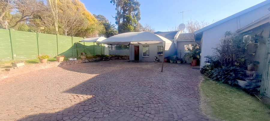 4 Bedroom Property for Sale in Lyndhurst Gauteng