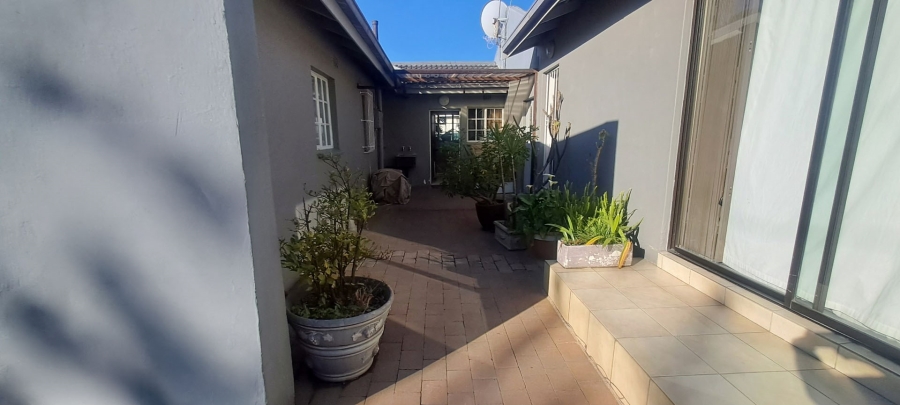 4 Bedroom Property for Sale in Lyndhurst Gauteng