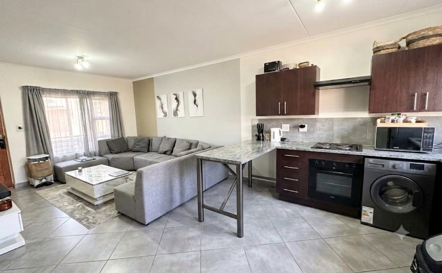 2 Bedroom Property for Sale in The Reeds Gauteng