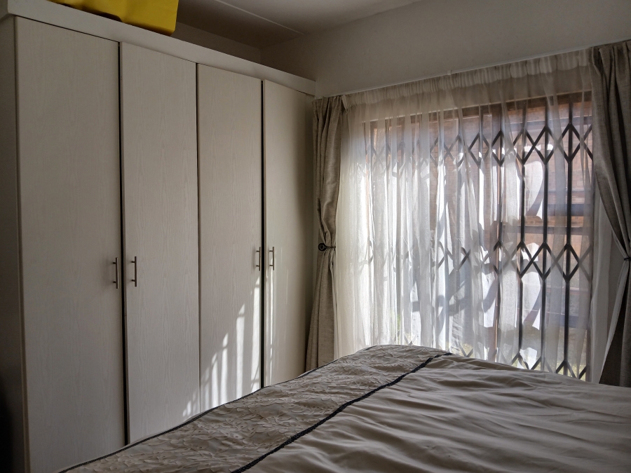 To Let 3 Bedroom Property for Rent in Honeydew Grove Gauteng