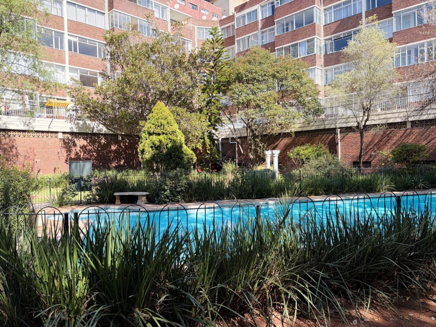 To Let 2 Bedroom Property for Rent in Killarney Gauteng