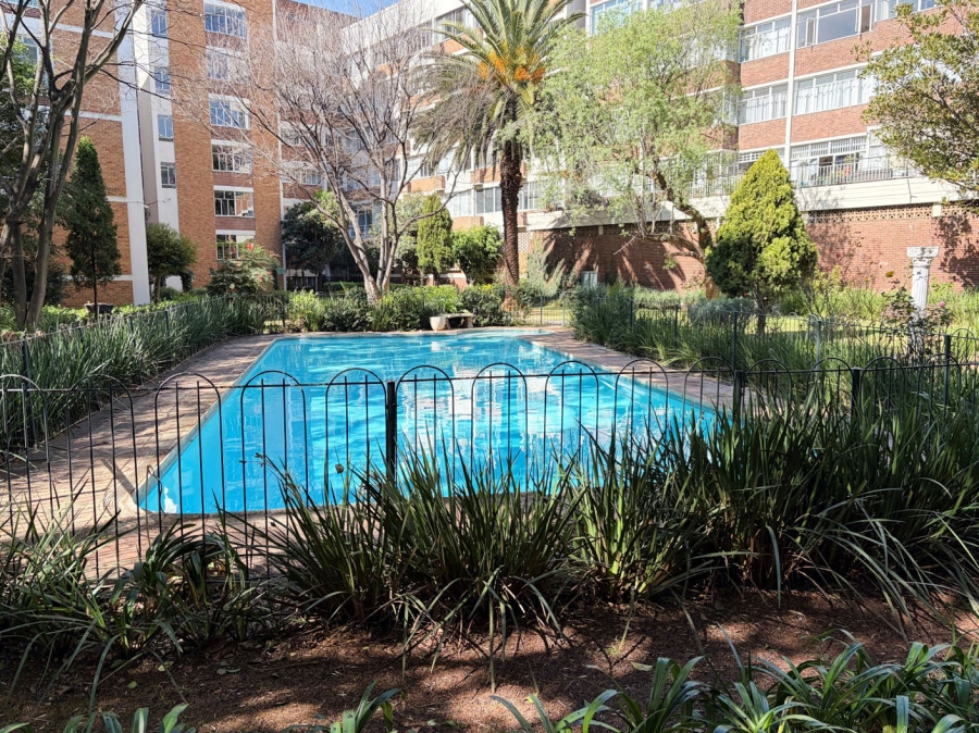 To Let 2 Bedroom Property for Rent in Killarney Gauteng