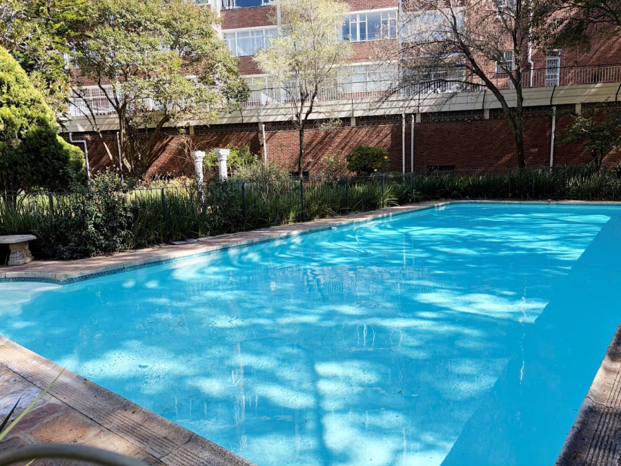To Let 2 Bedroom Property for Rent in Killarney Gauteng