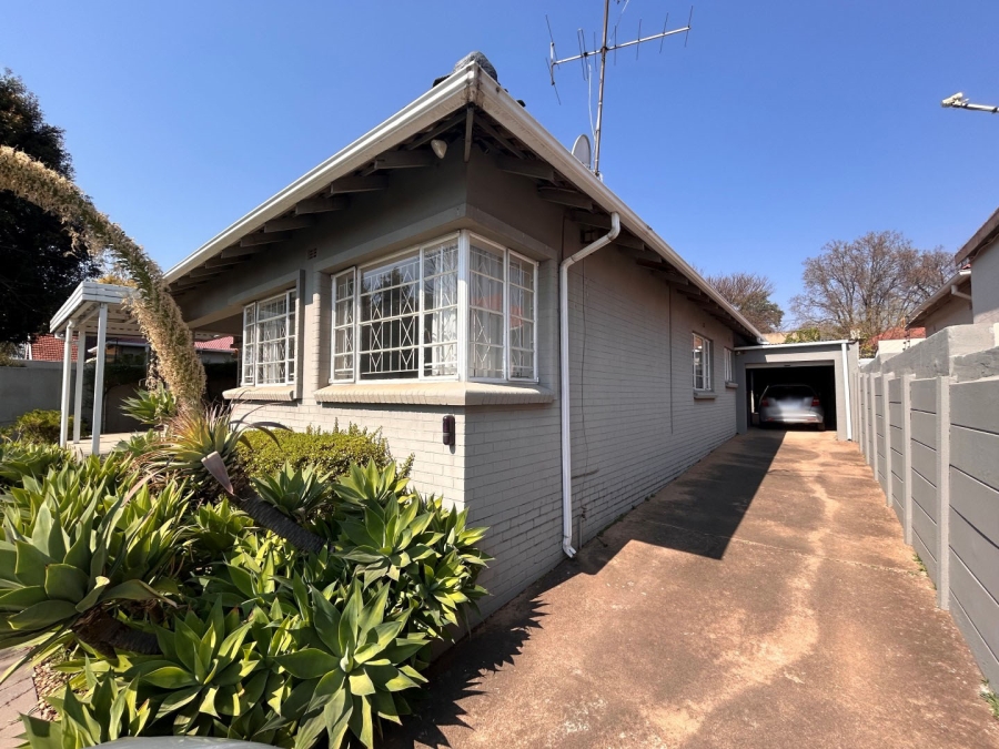 3 Bedroom Property for Sale in Highlands North Gauteng