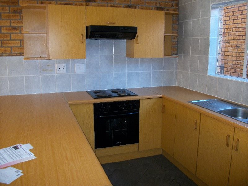 To Let 2 Bedroom Property for Rent in Rangeview Gauteng