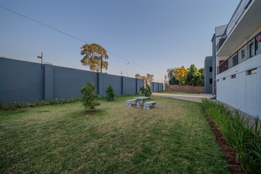 2 Bedroom Property for Sale in Faerie Glen Gauteng