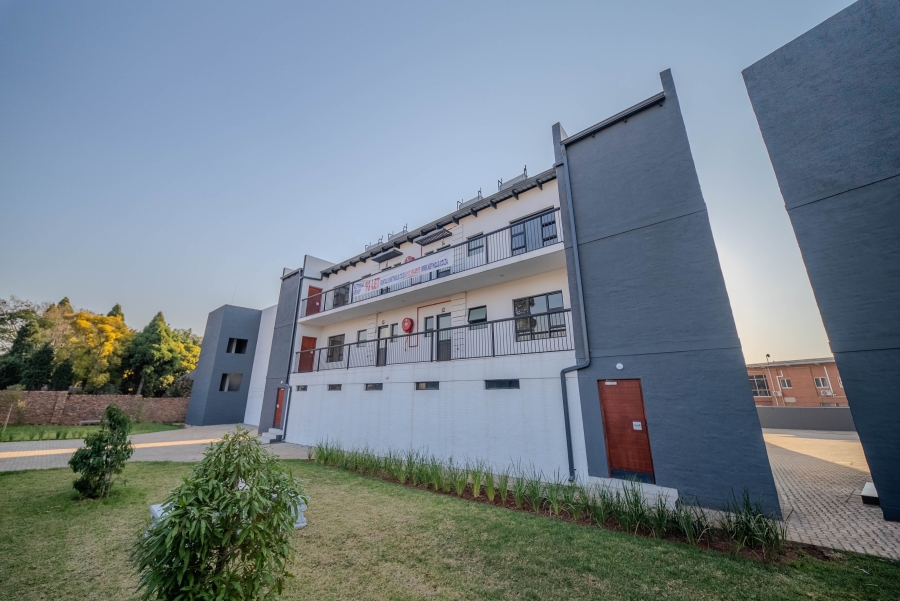 2 Bedroom Property for Sale in Faerie Glen Gauteng