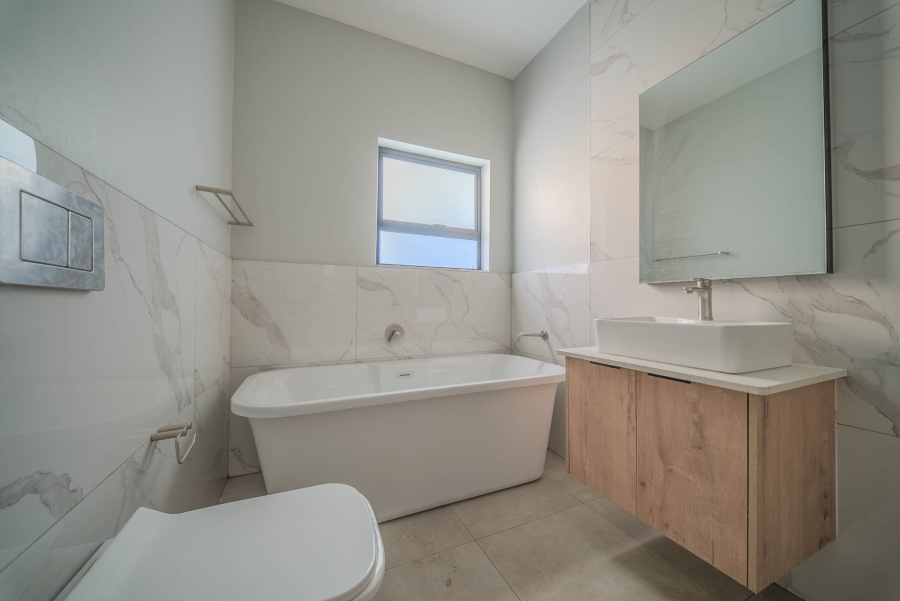 2 Bedroom Property for Sale in Faerie Glen Gauteng