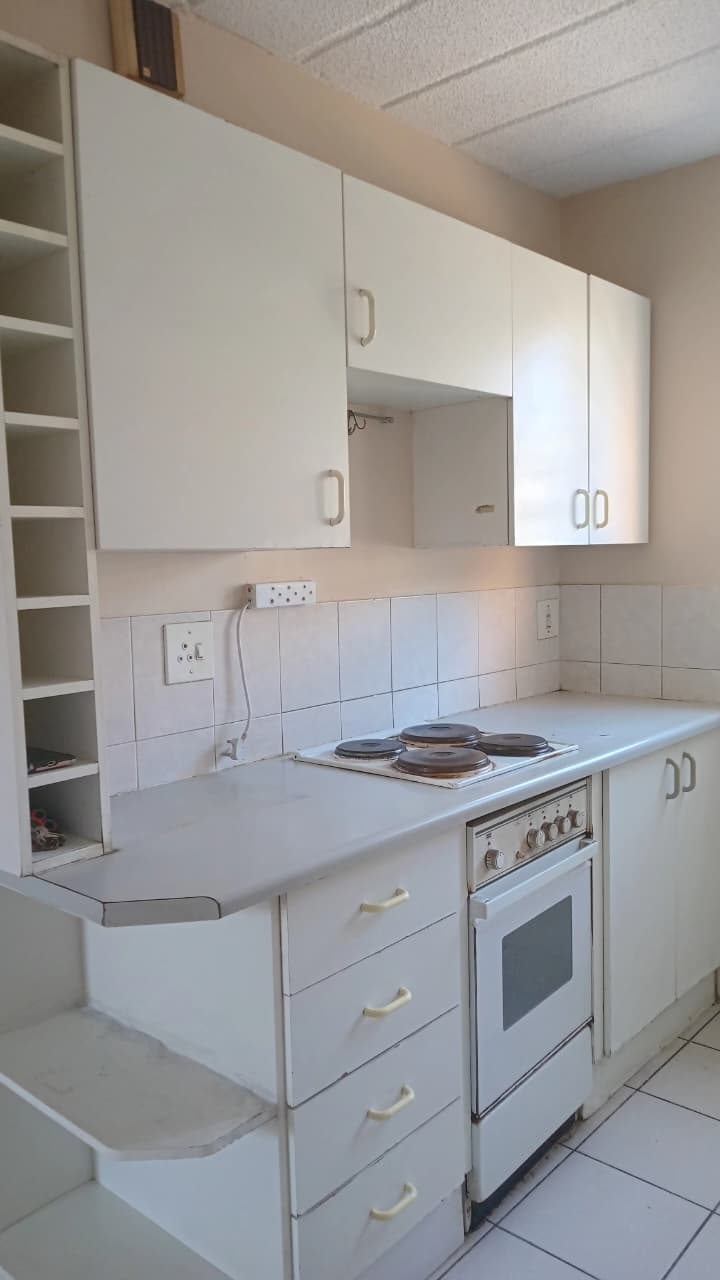 2 Bedroom Property for Sale in Glen Marais Gauteng