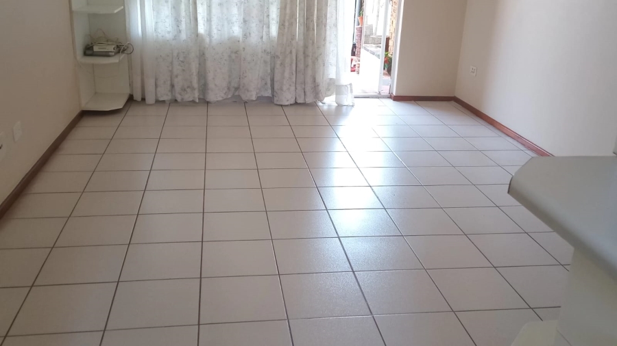 2 Bedroom Property for Sale in Glen Marais Gauteng