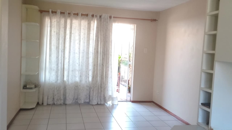 2 Bedroom Property for Sale in Glen Marais Gauteng