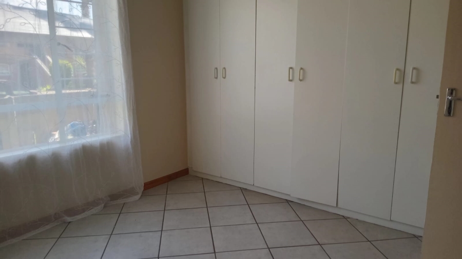 2 Bedroom Property for Sale in Glen Marais Gauteng