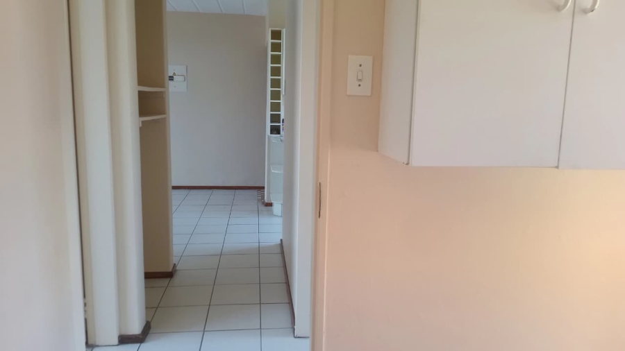 2 Bedroom Property for Sale in Glen Marais Gauteng