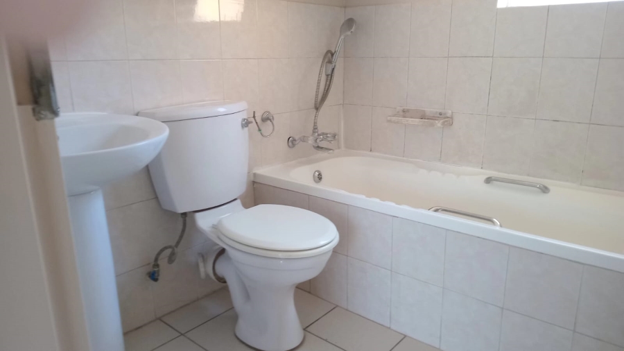 2 Bedroom Property for Sale in Glen Marais Gauteng