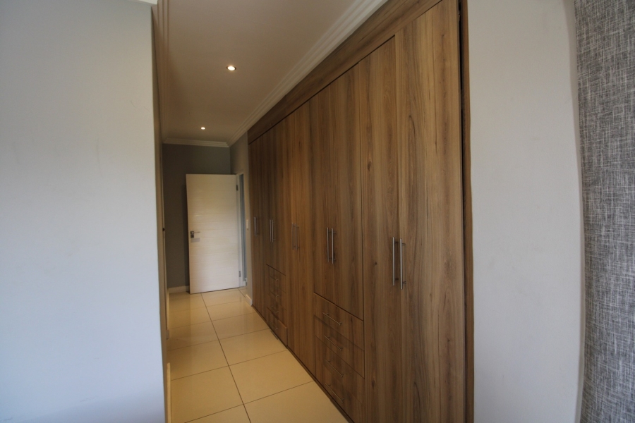 To Let 2 Bedroom Property for Rent in Bryanston Gauteng