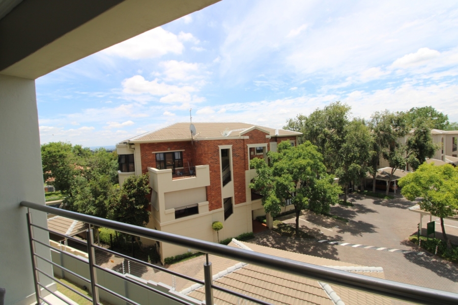 To Let 2 Bedroom Property for Rent in Bryanston Gauteng
