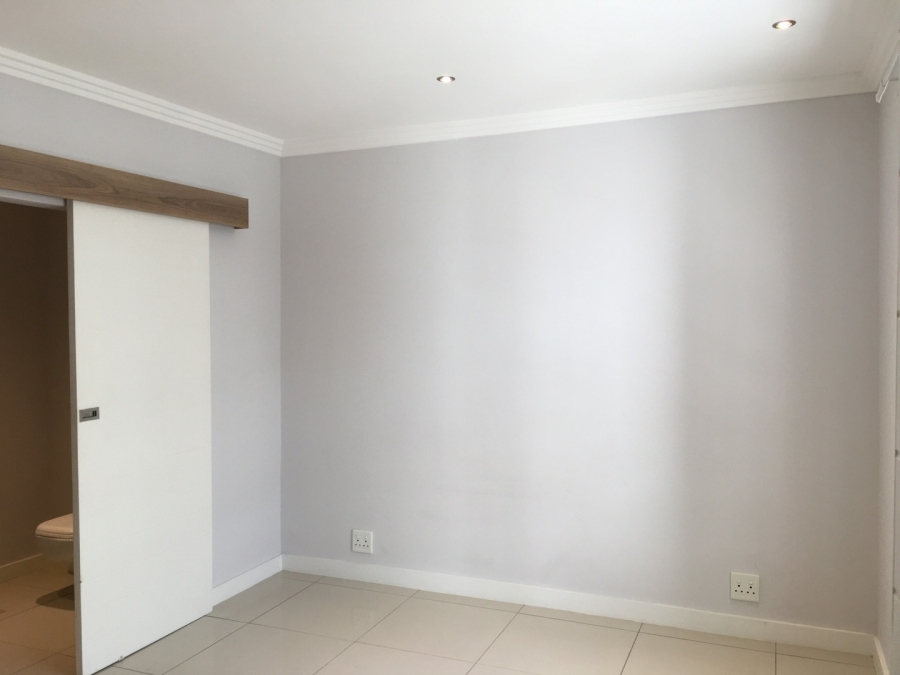 To Let 2 Bedroom Property for Rent in Bryanston Gauteng