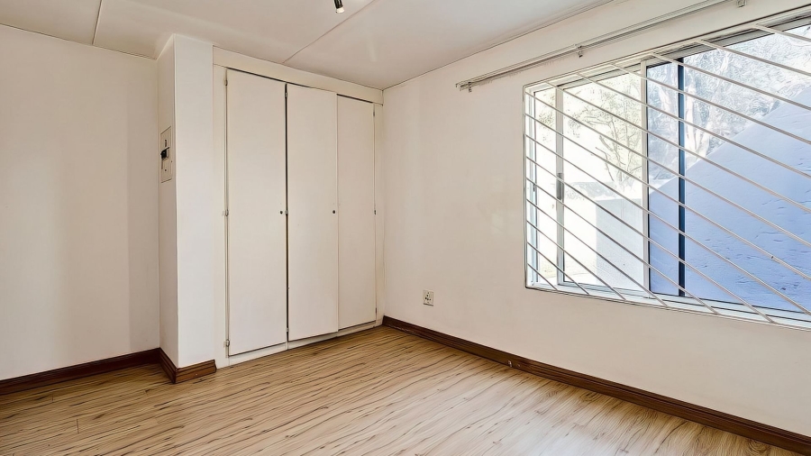1 Bedroom Property for Sale in Sandown Gauteng
